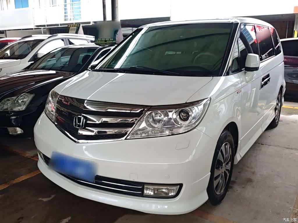Honda Elysion, 2014 1