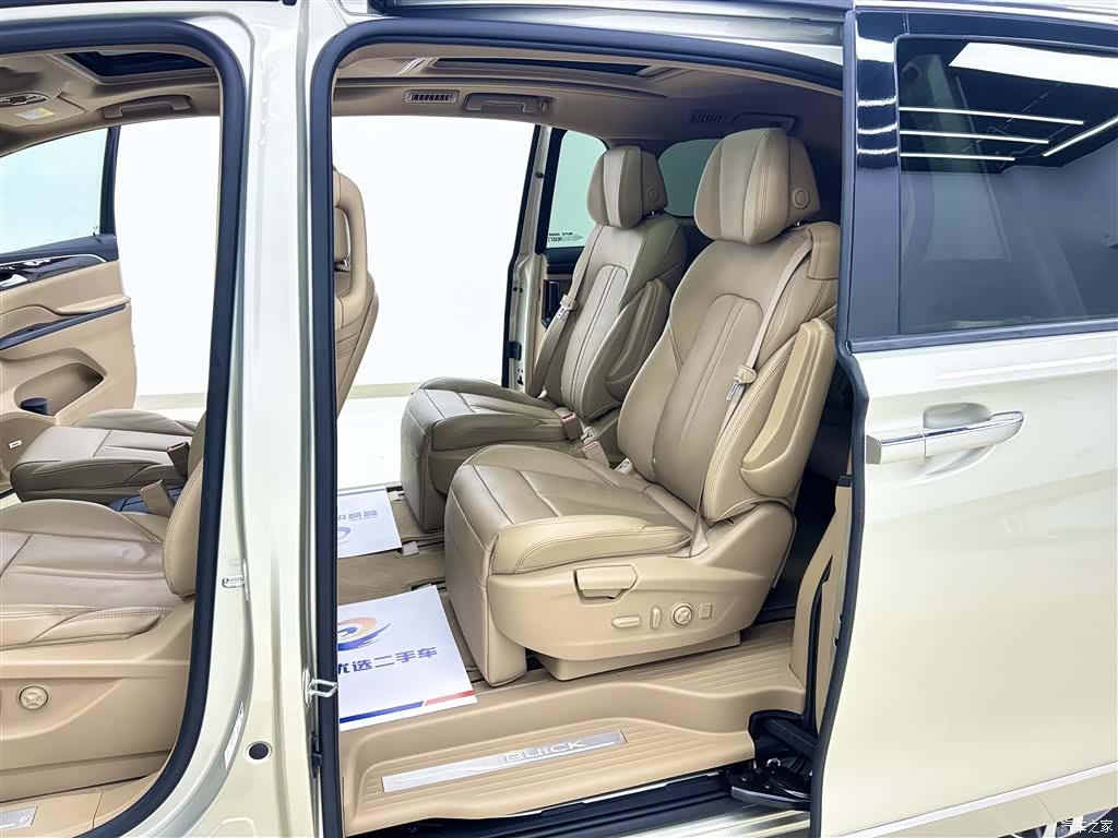 Buick GL8, 2017 все фото