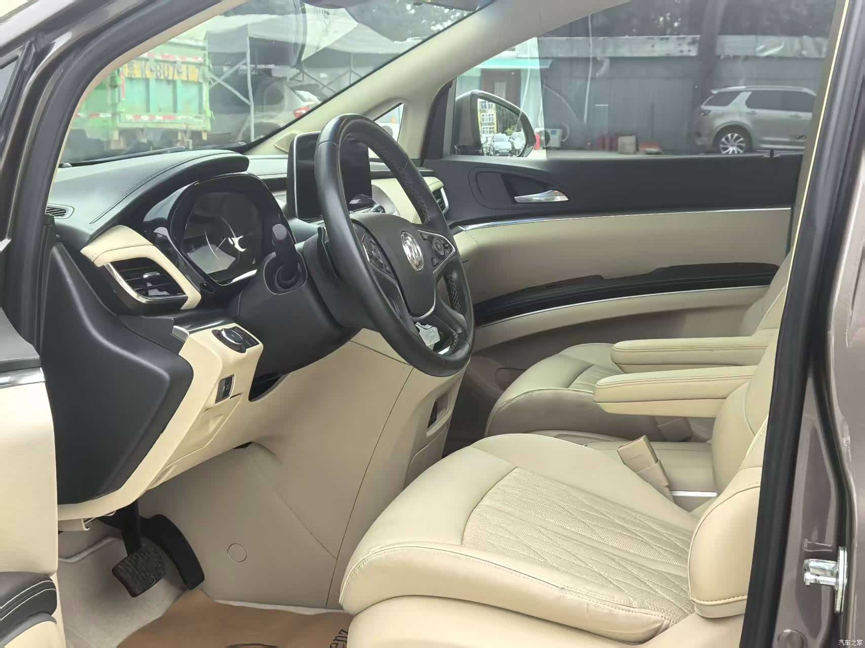 Buick GL8, 2023 9