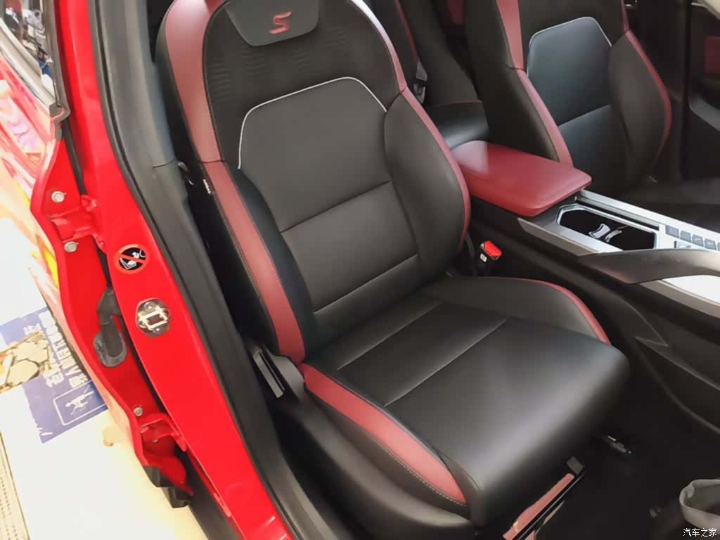 Geely Coolray, 2020 25