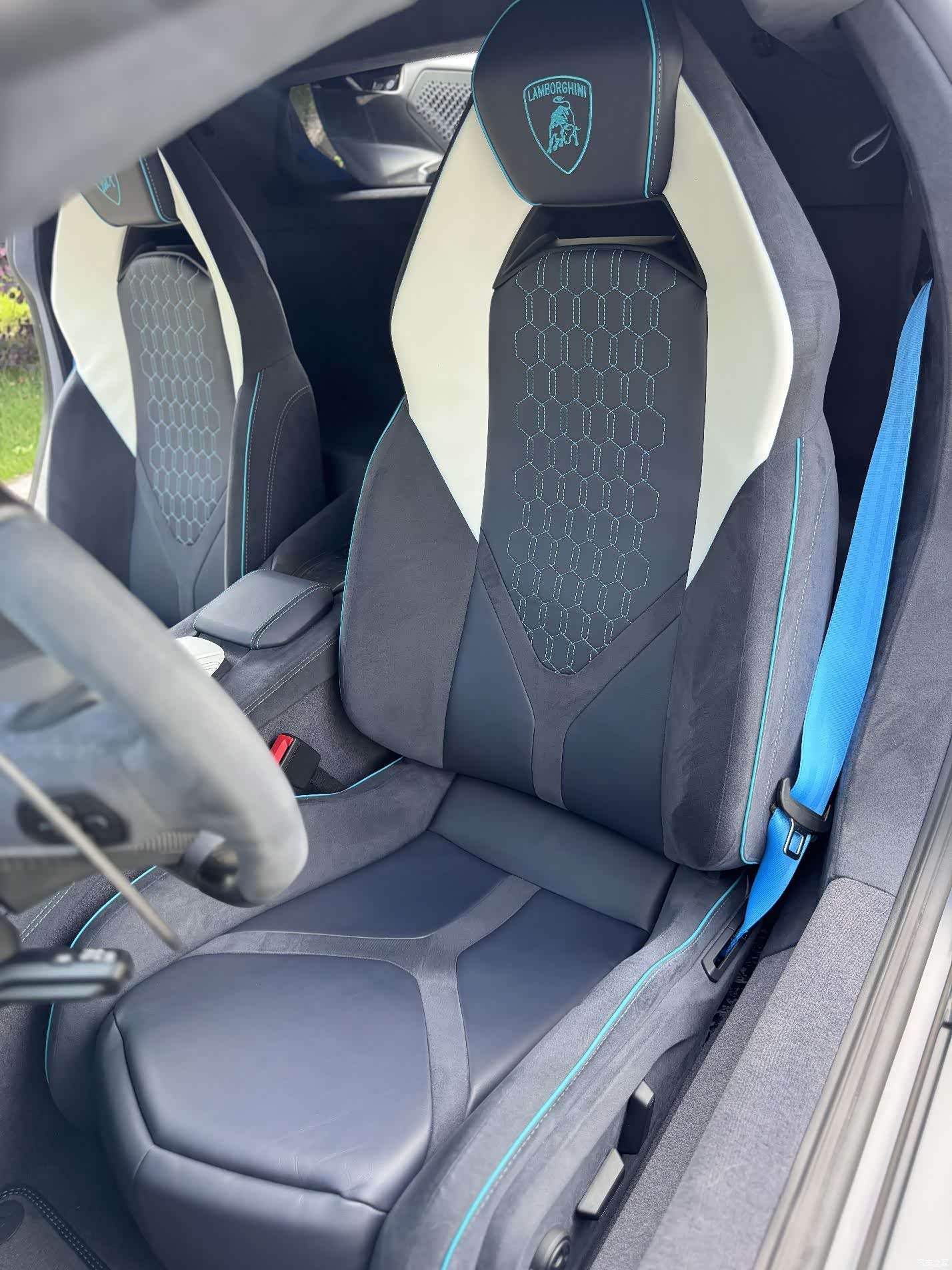 Lamborghini Revuelto, 2025 6