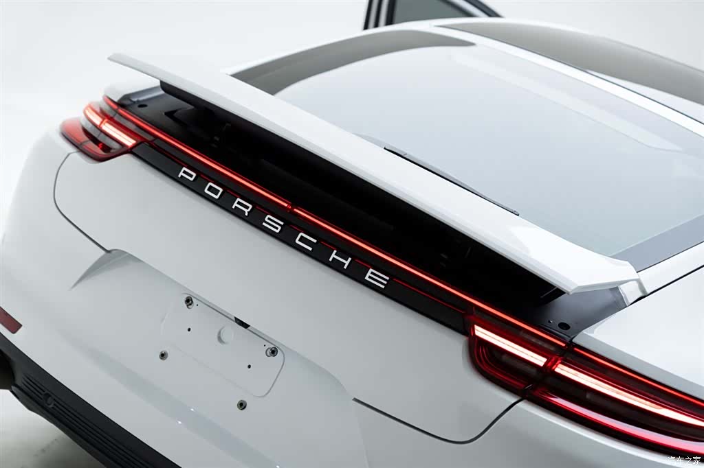 Porsche Panamera, 2018 6