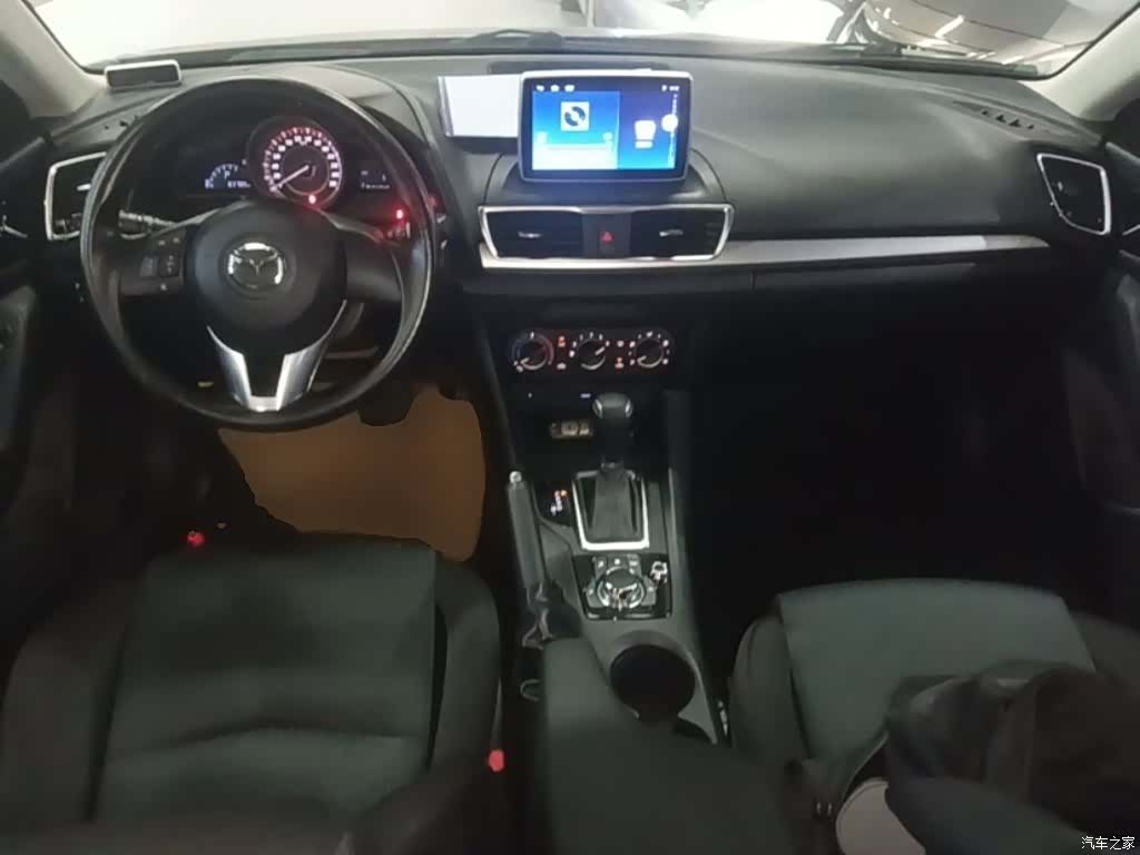 Mazda Mazda3, 2017 10