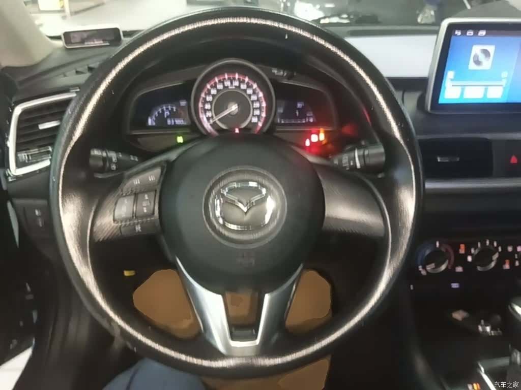 Mazda Mazda3, 2017 11