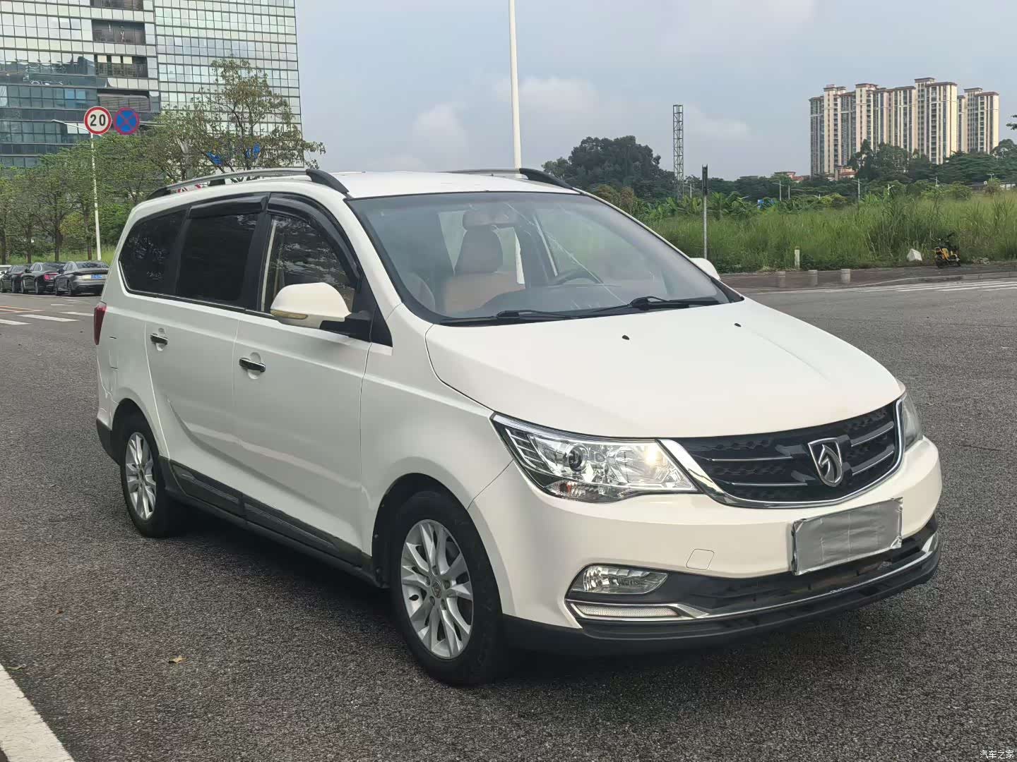 Wuling 730, 2016 3