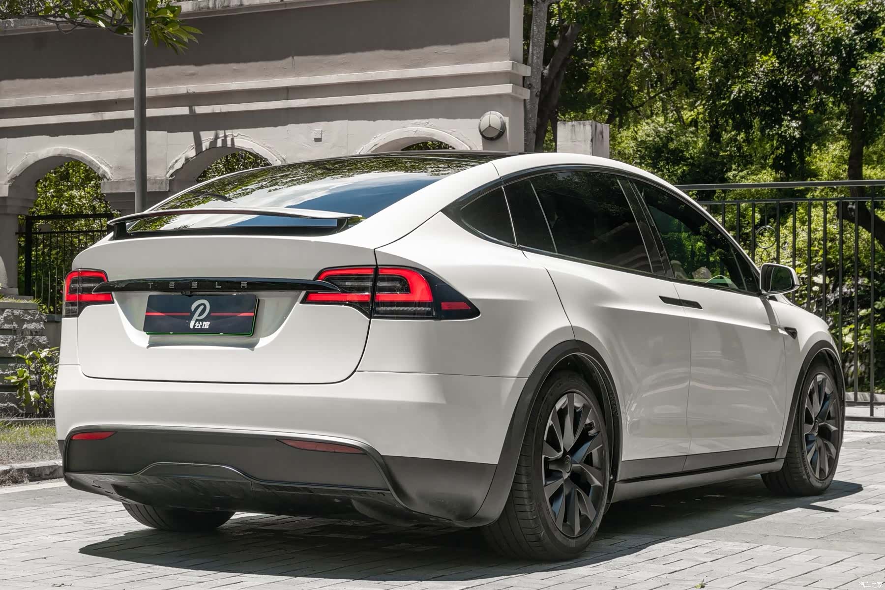 Tesla Model X, 2023 6