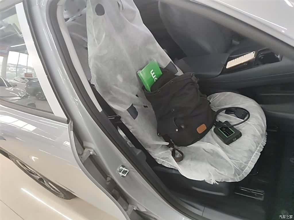 Geely Galaxy E5, 2026 25