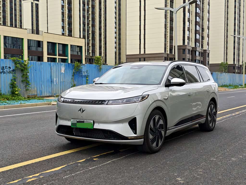 Dongfeng eπ008