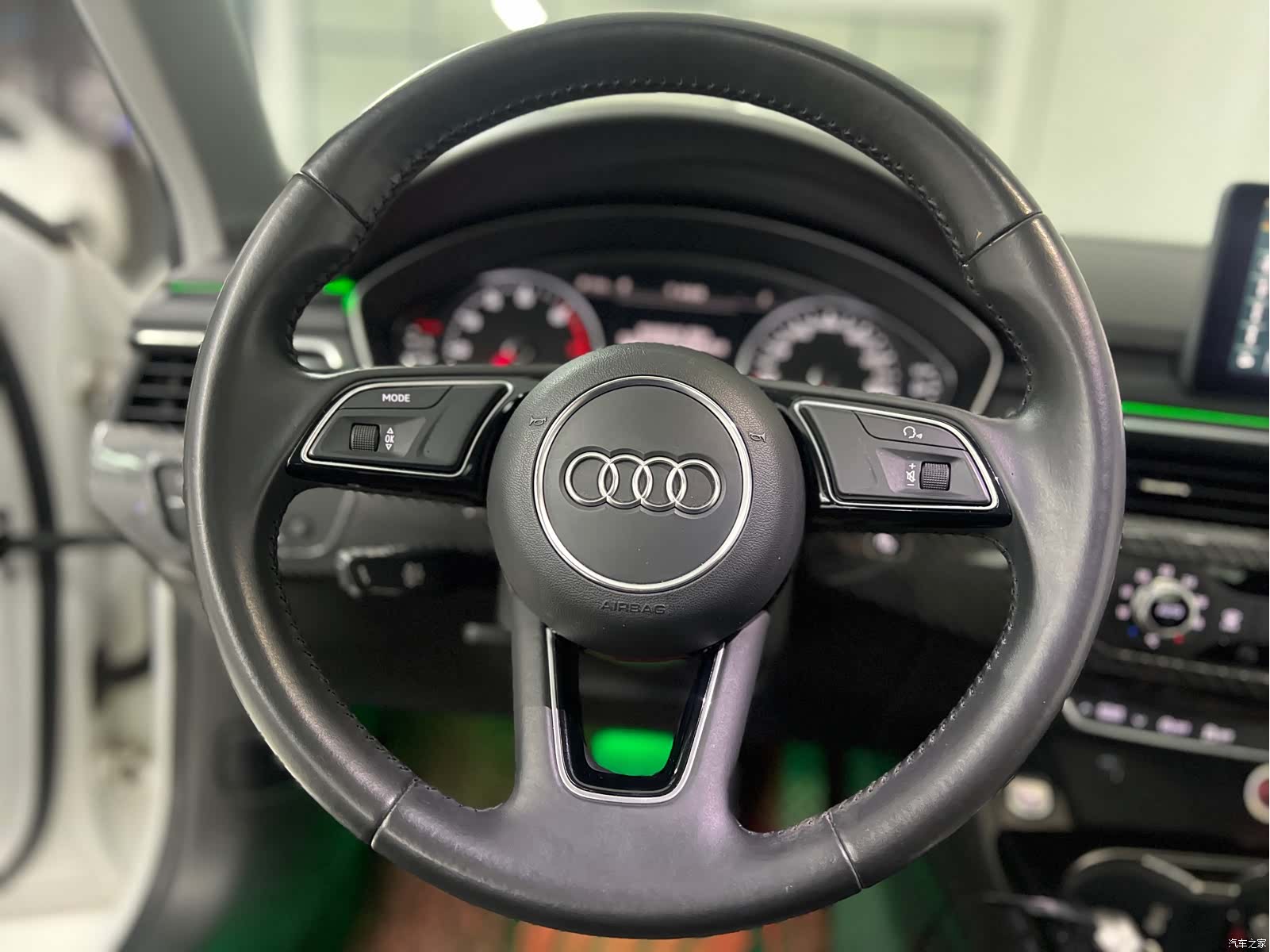 Audi A4L, 2018 7
