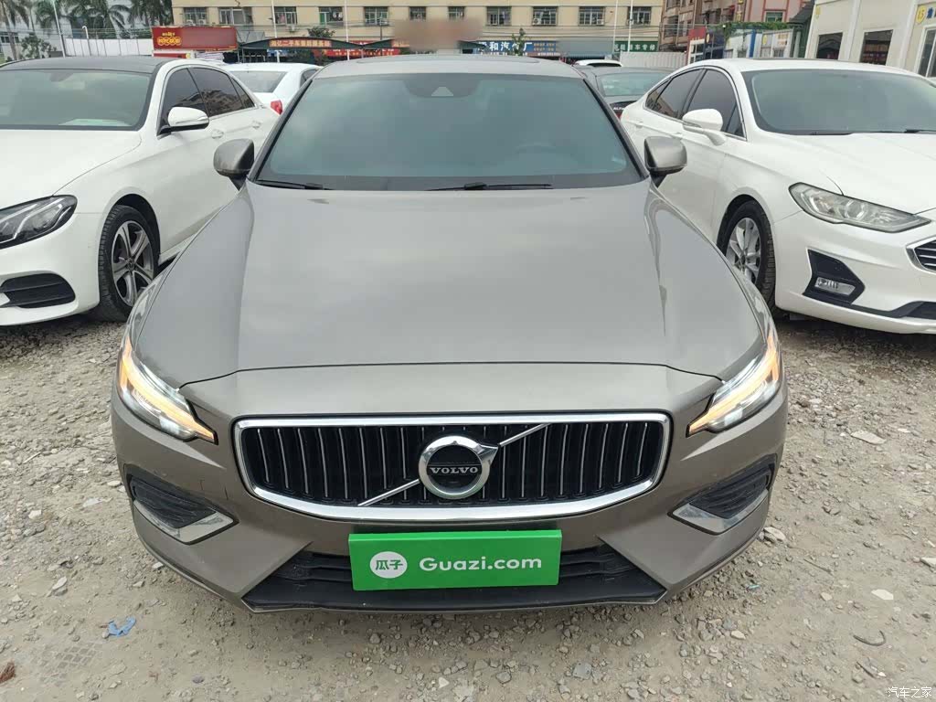Volvo S60, 2021 3