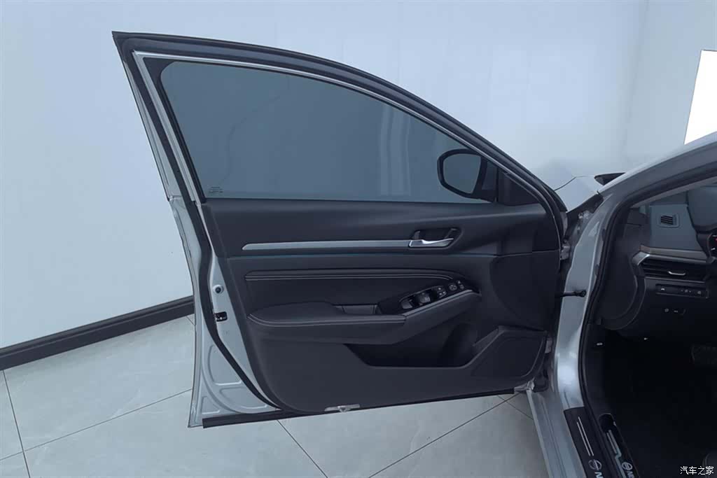 Nissan Teana, 2023 7