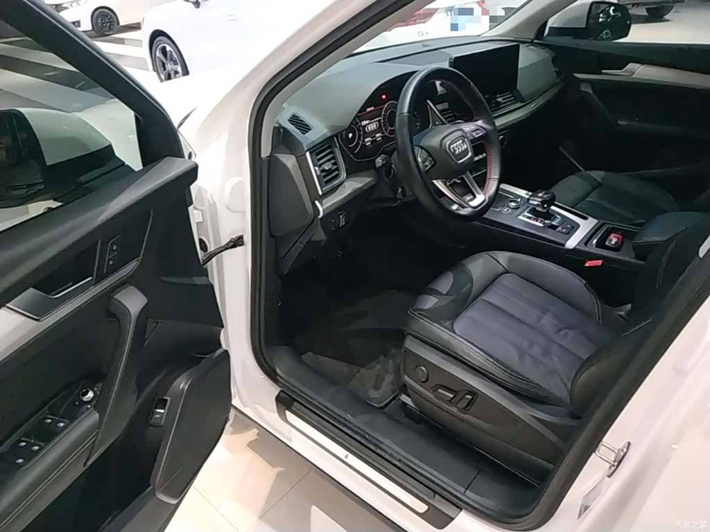 Audi Q5L, 2020 11
