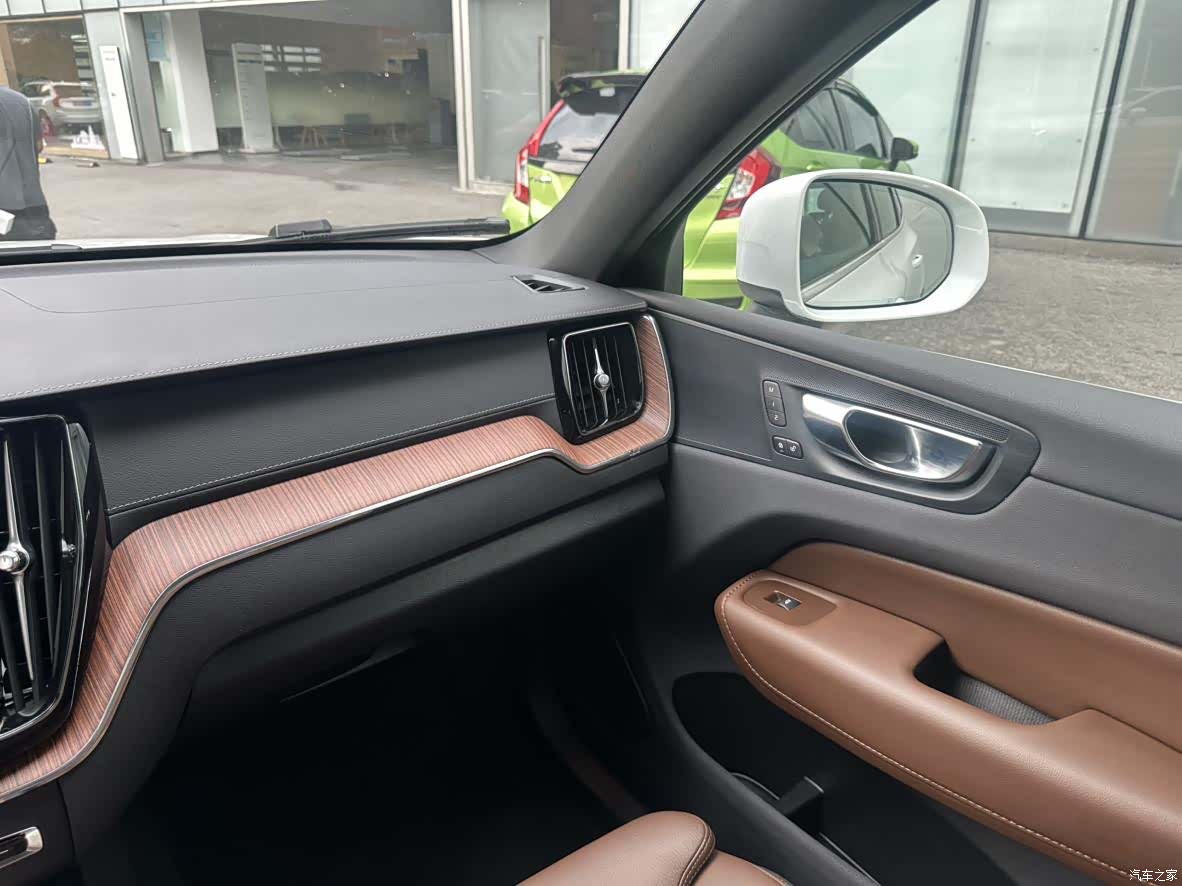 Volvo XC60, 2024 11