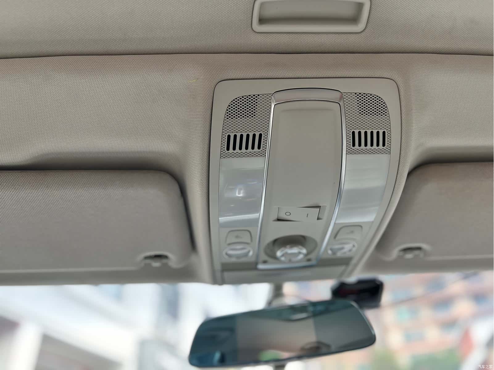 Audi A6L, 2010 24