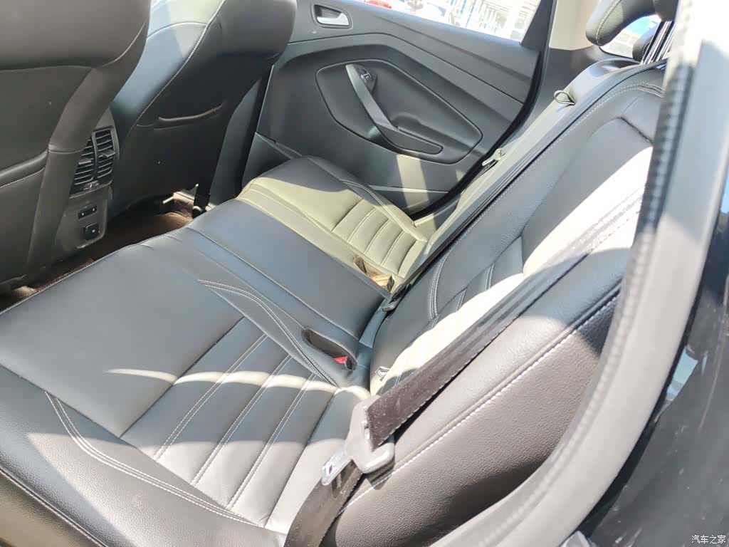 Ford Kuga, 2019 13