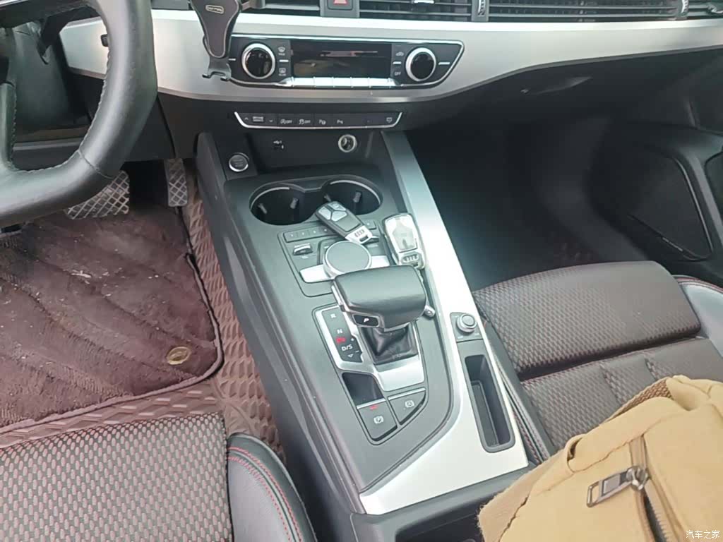 Audi A4L, 2019 14