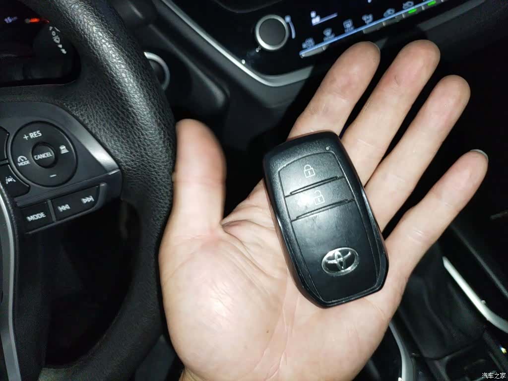 Toyota Frontlander, 2023 17