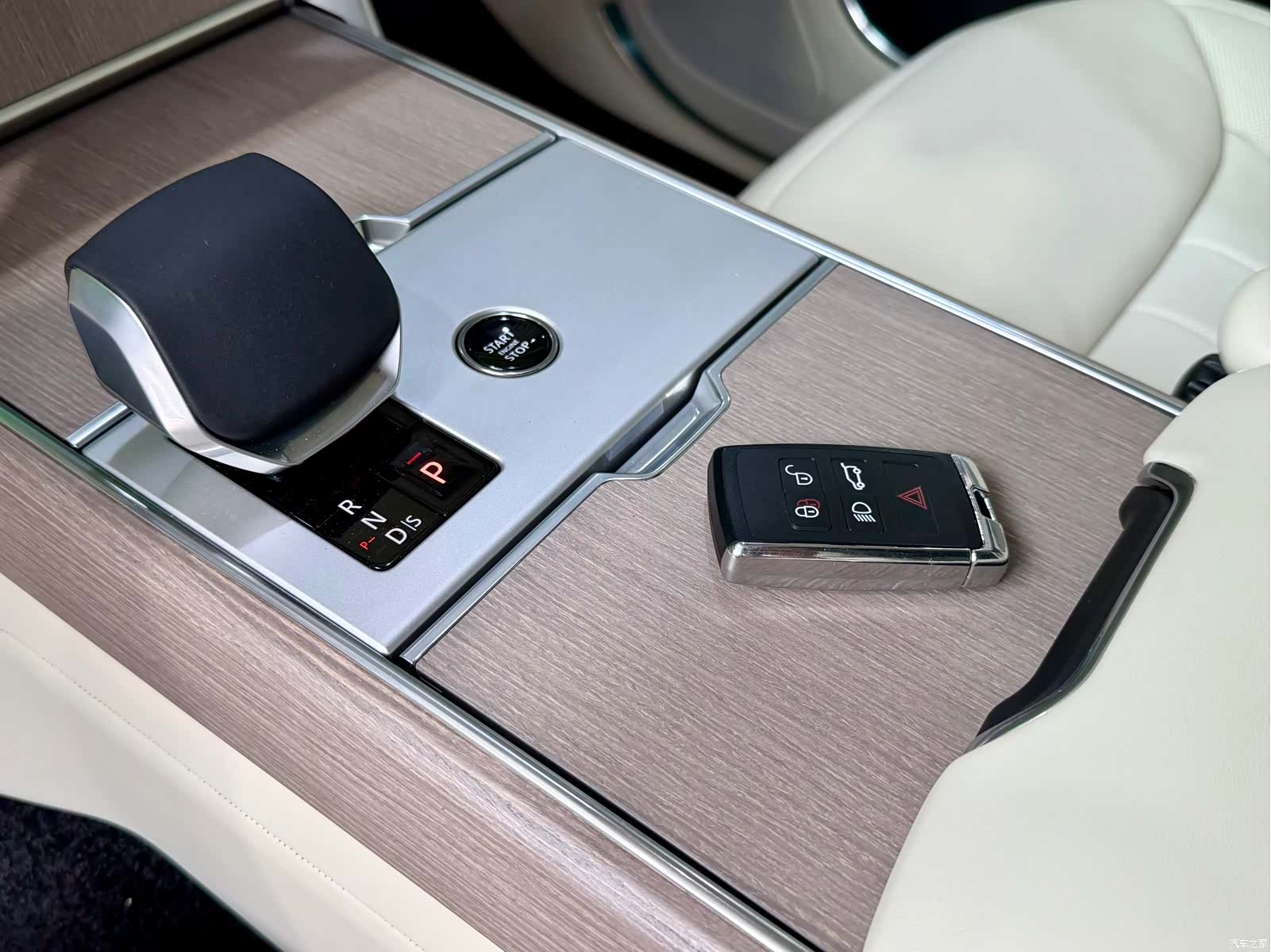 Land Rover Range Rover, 2026 13