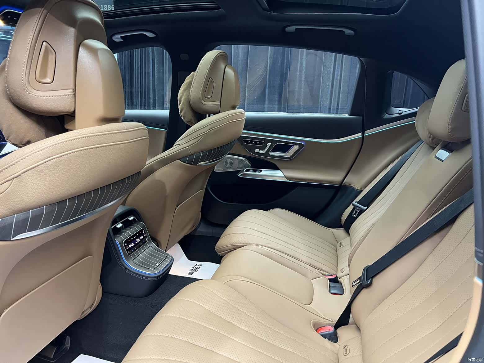 Mercedes-Benz E-Class, 2024 9