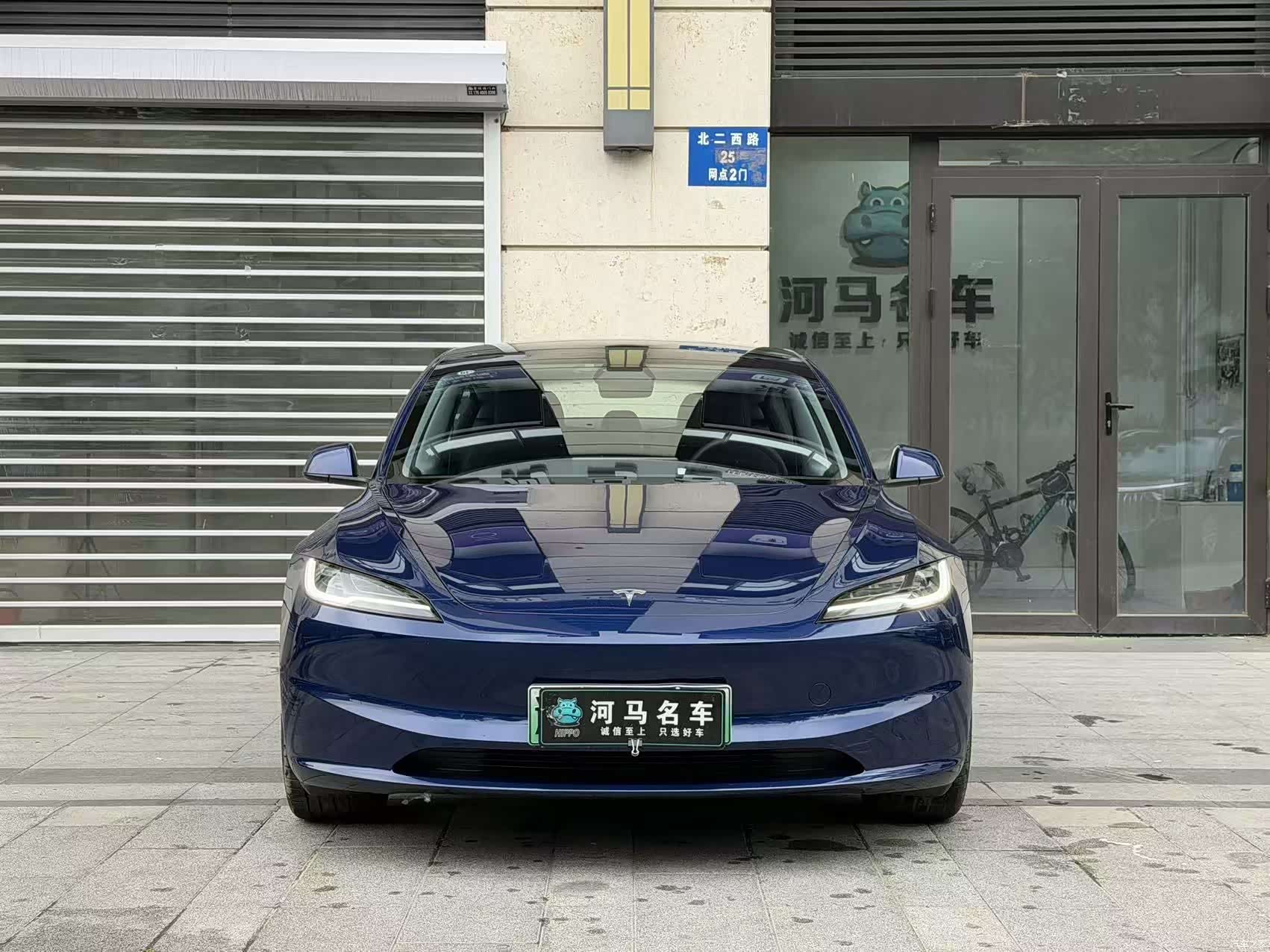 Tesla Model 3, 2025 1