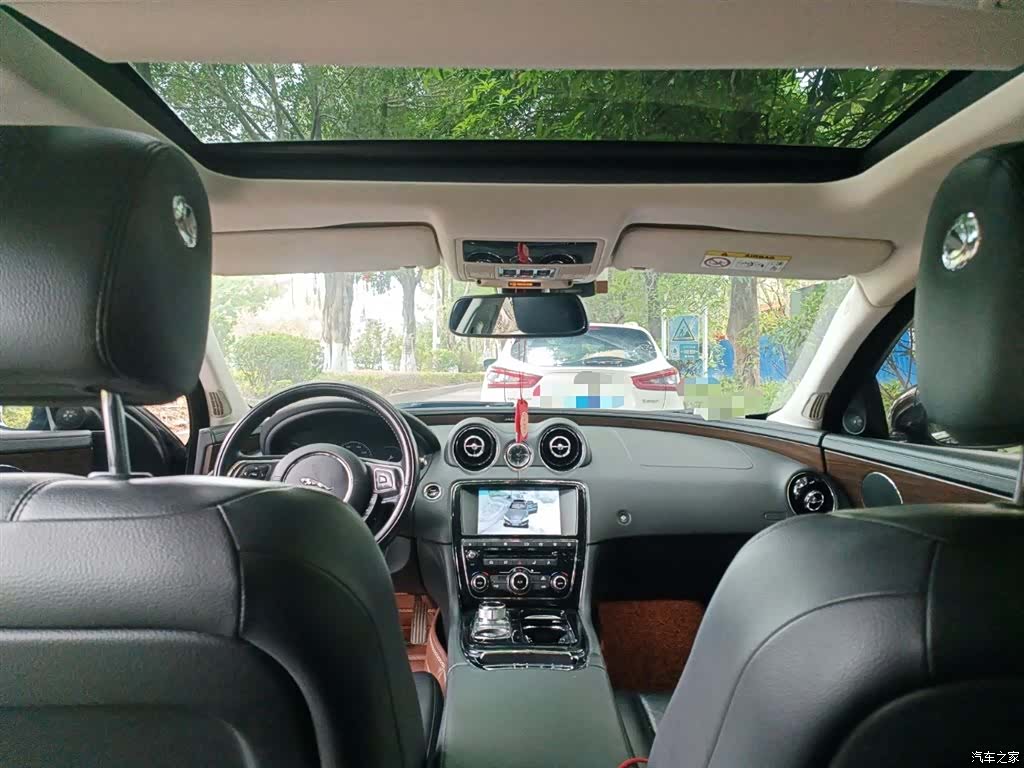 Jaguar XJ, 2016 9