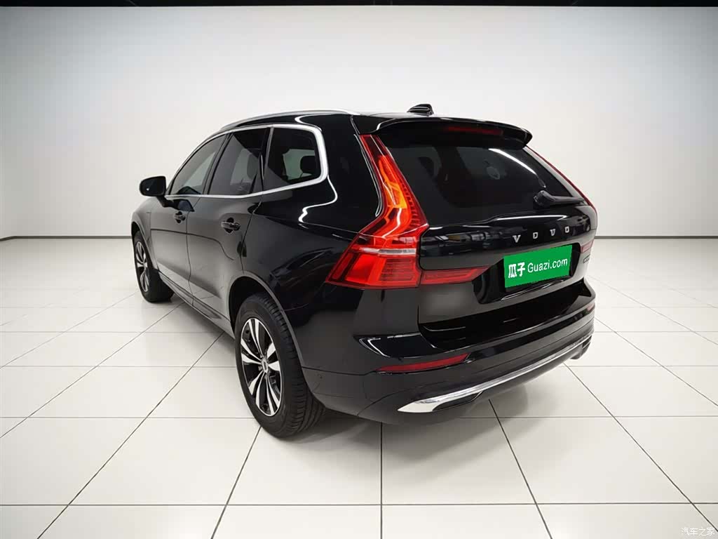 Volvo XC60, 2023 все фото