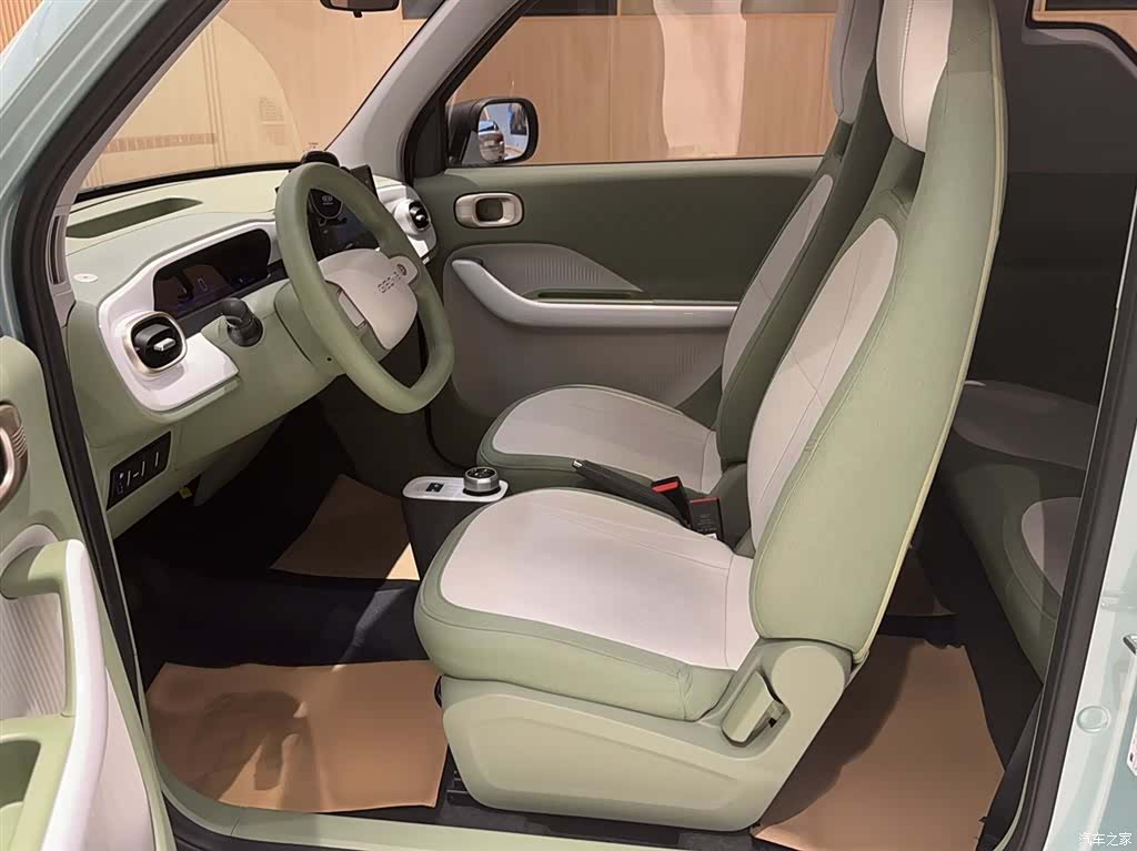 Geely Panda, 2025 13