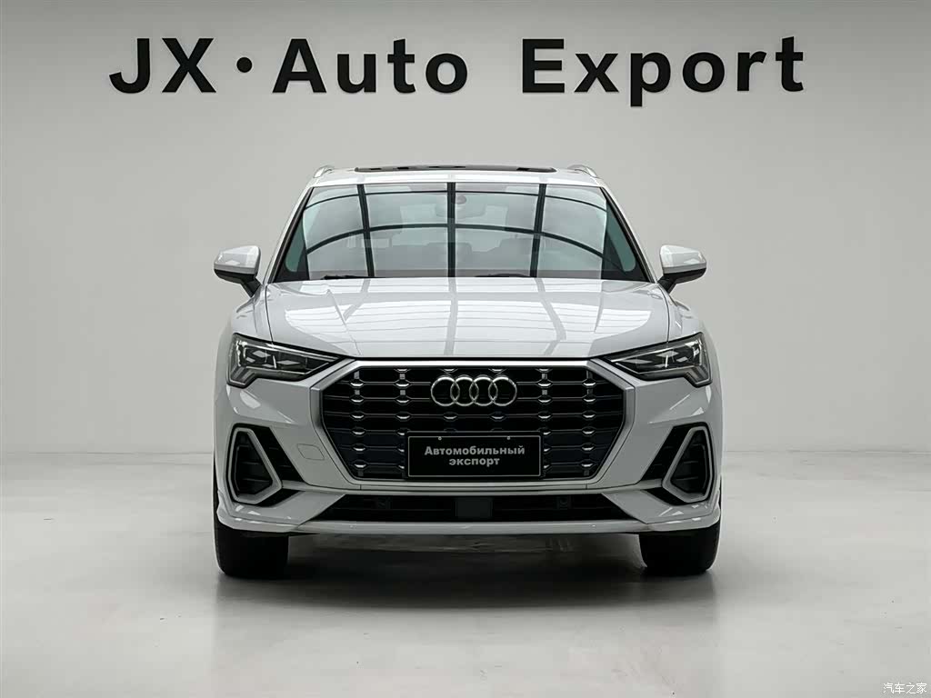 Audi Q3, 2022 2