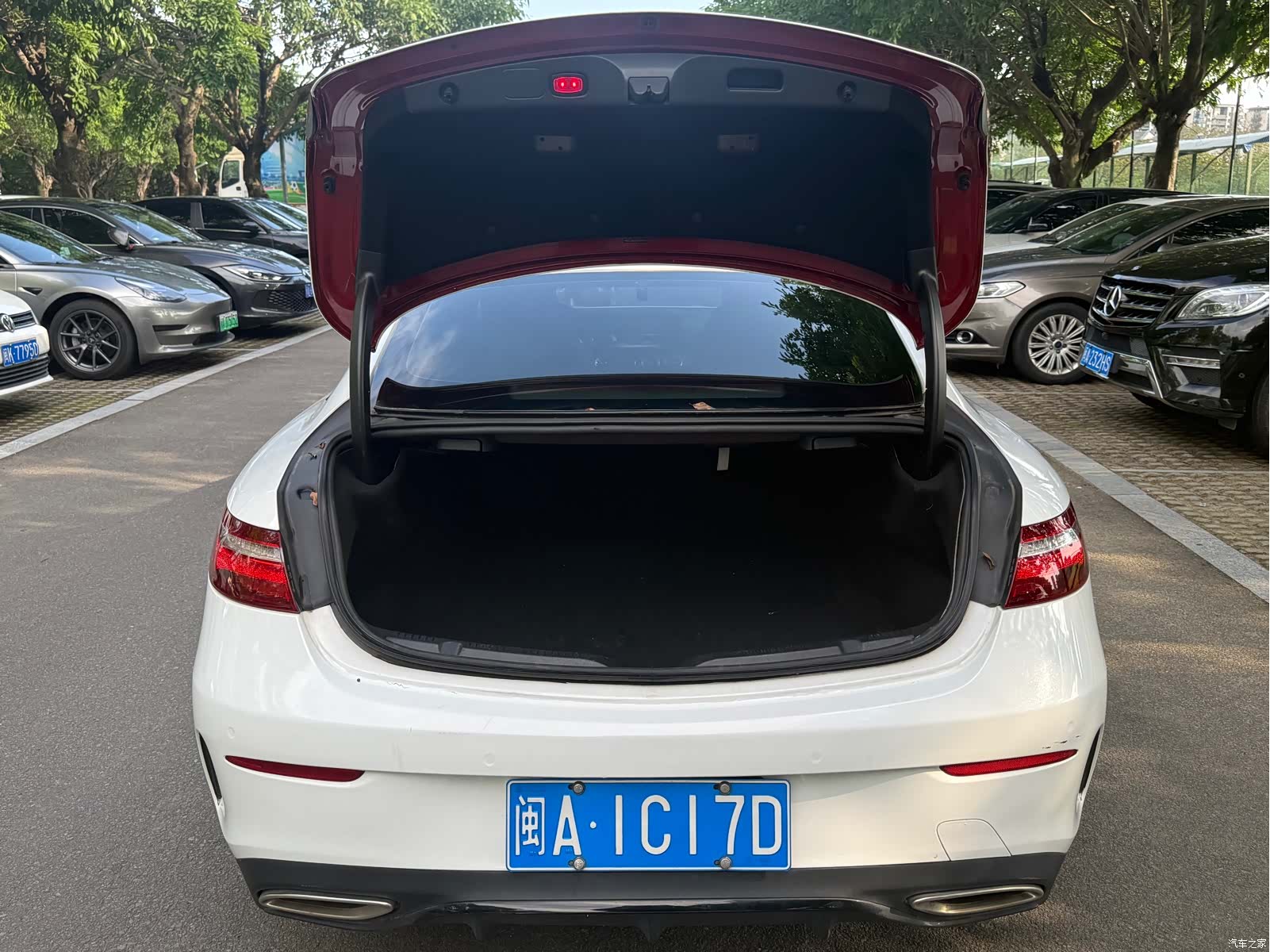 Mercedes-Benz E-Class, 2018 16