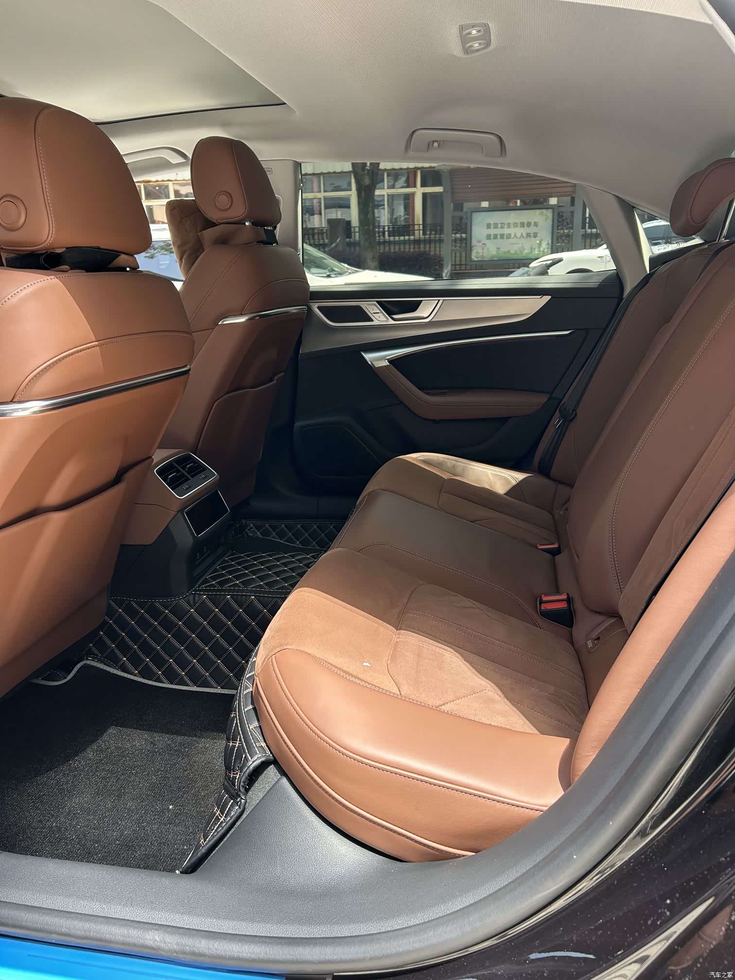 Audi A7L, 2024 10