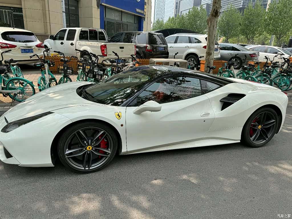 Ferrari 488, 2018 3