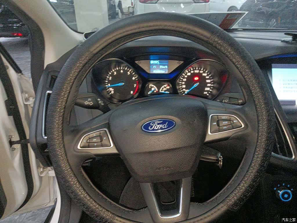 Ford Focus, 2018 11