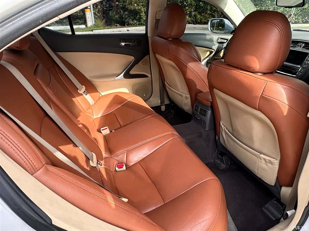 Lexus IS, 2009 12