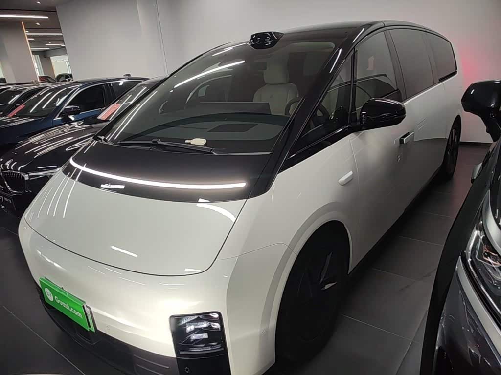 Li Auto MEGA