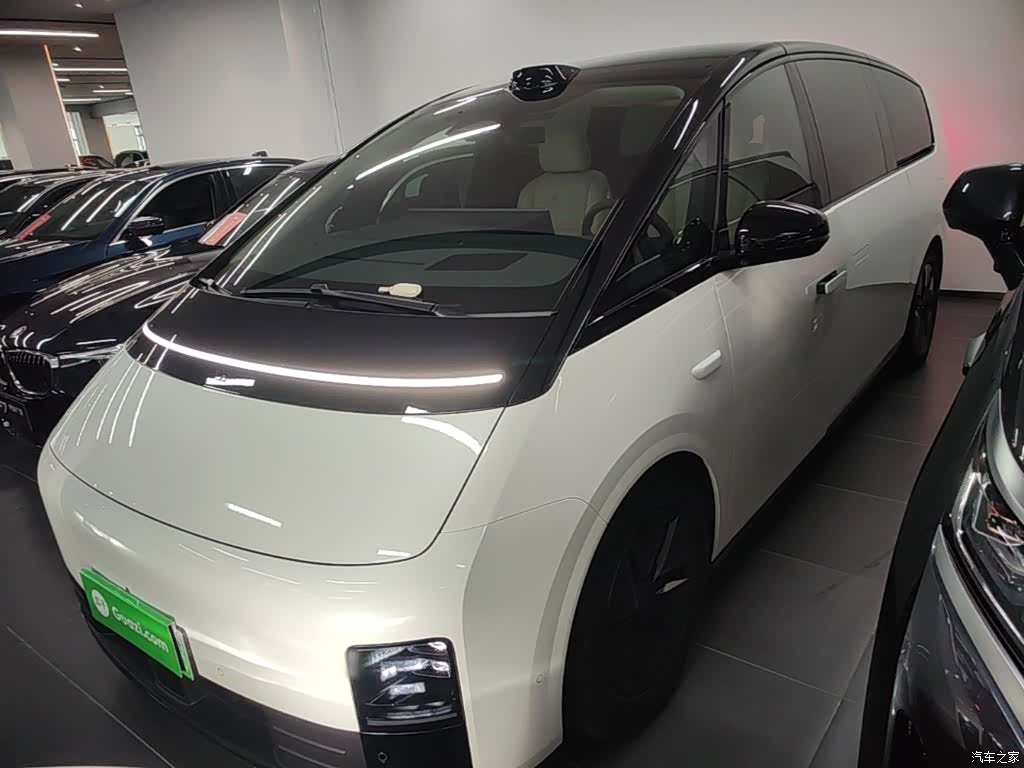 Li Auto MEGA, 2024 1