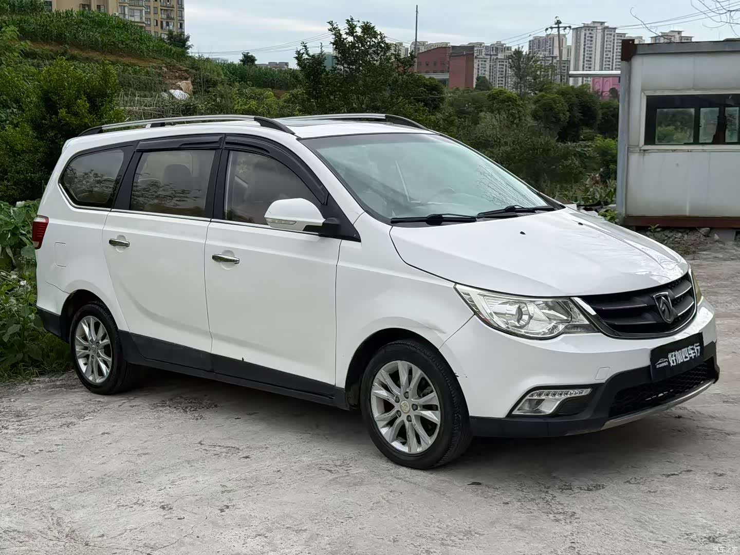 Wuling 730, 2015 3