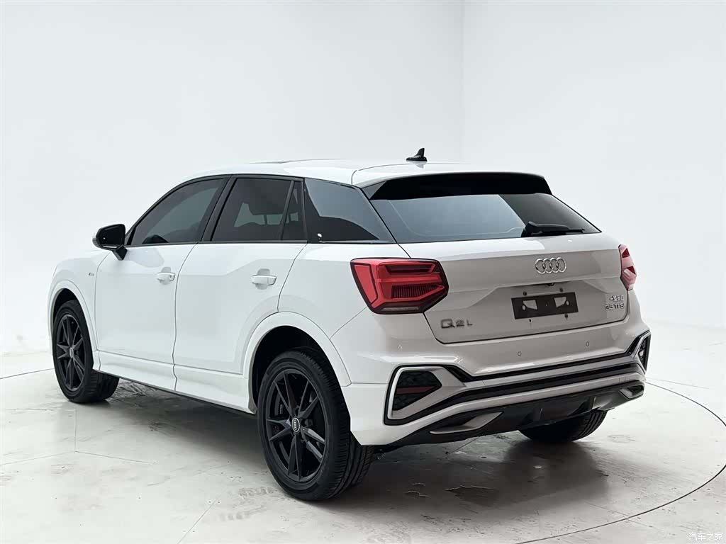 Audi Q2L, 2022 4