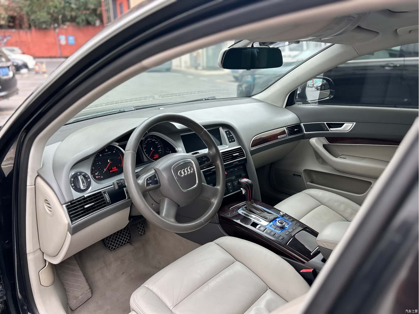 Audi A6L, 2010 10