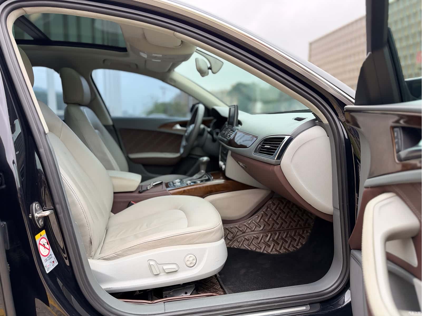 Audi A6L, 2014 18