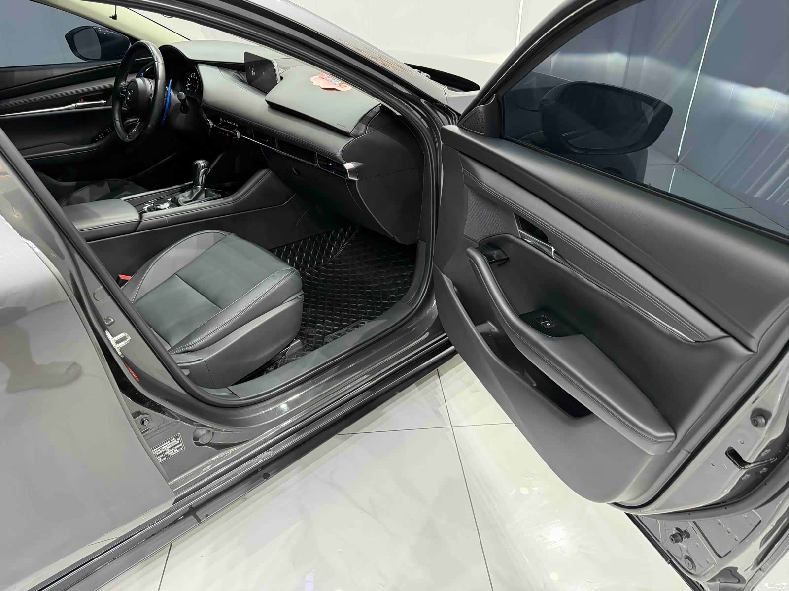 Mazda Mazda3, 2022 18