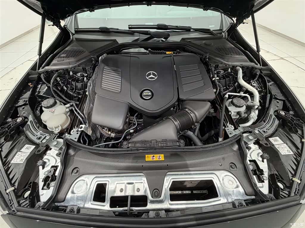 Mercedes-Benz E-Class, 2024 18