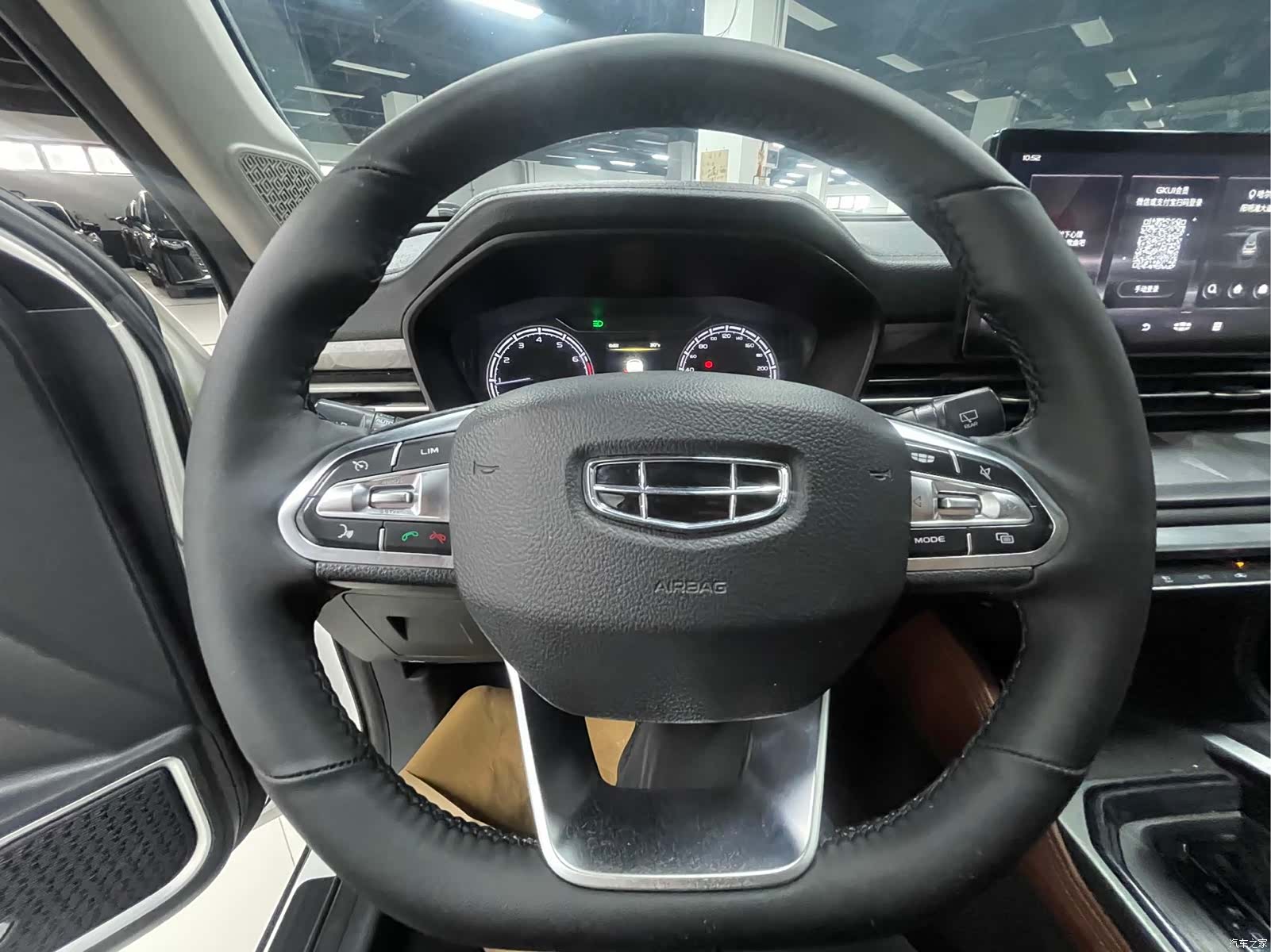 Geely X6, 2022 22