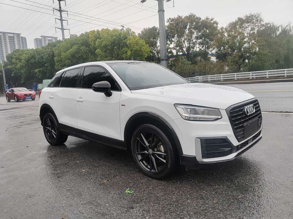 Audi Q2L