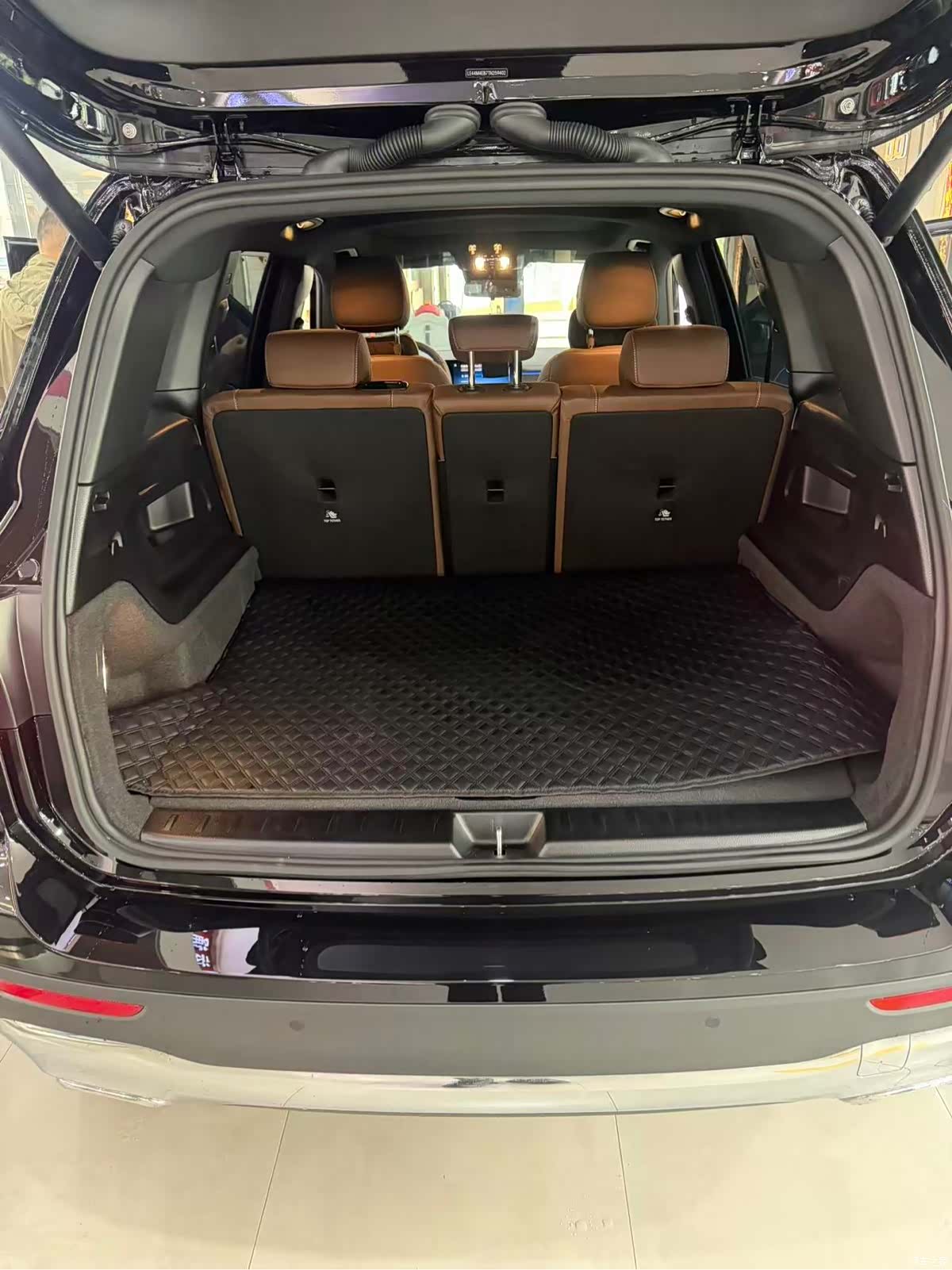 Mercedes-Benz GLB, 2025 11