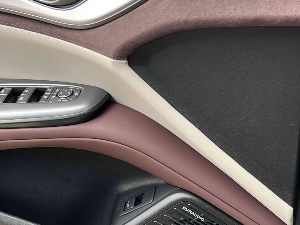 BYD Seal 07 DM-i BYD Seal 07 DM-i