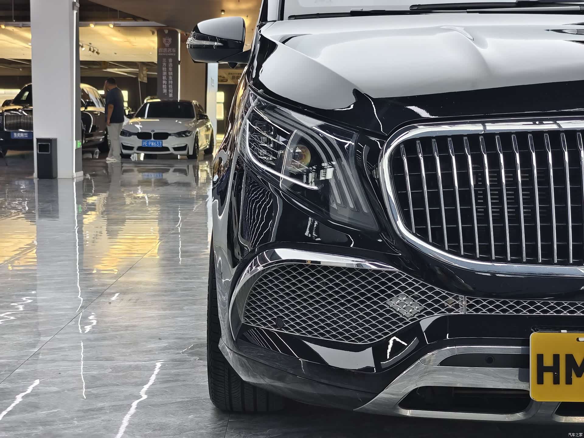 Mercedes-Benz V-Class, 2023 3