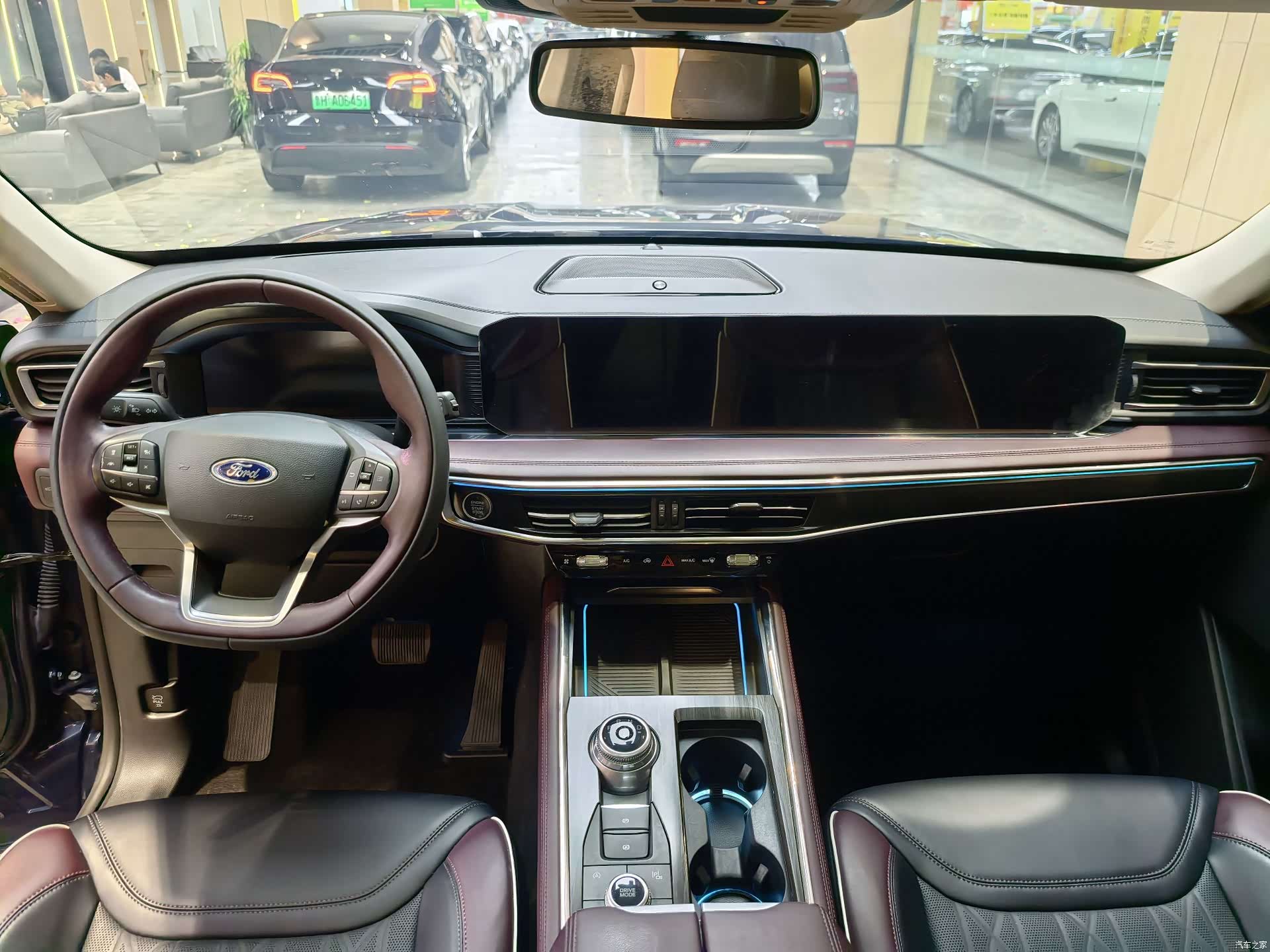 Ford Explorer, 2023 10