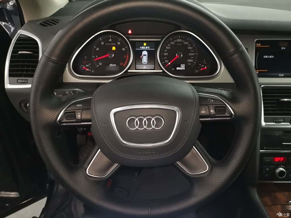 Audi Q7, 2015 8
