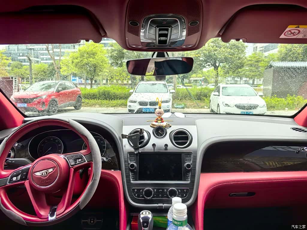 Bentley Bentayga, 2019 все фото