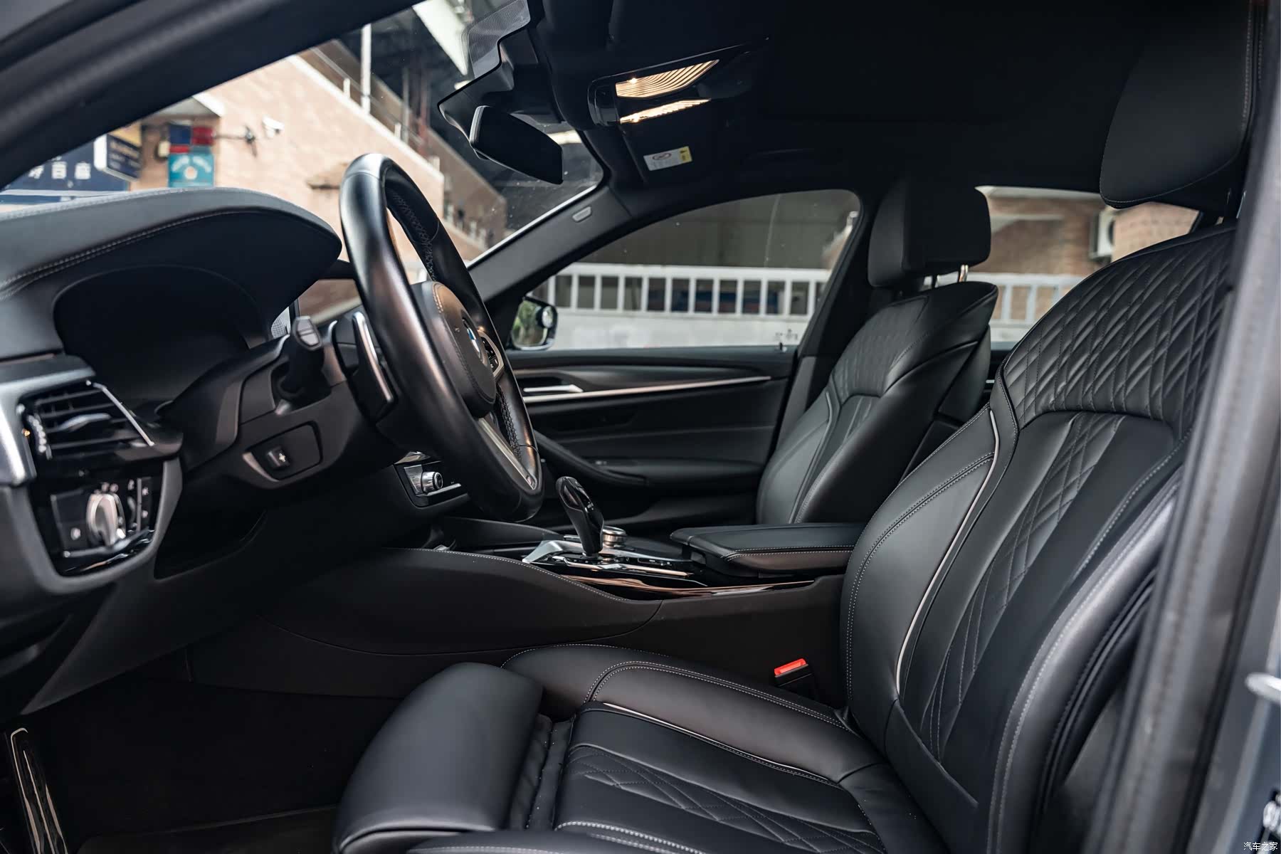 BMW 5 Series, 2023 15